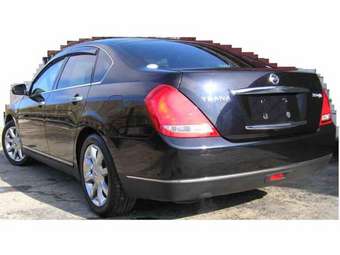 2003 Nissan Teana Pictures