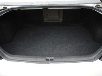 2003 Nissan Teana Pictures