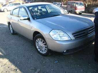 2003 Nissan Teana Photos