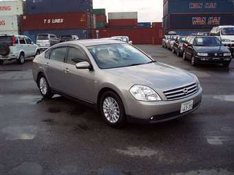 2003 Nissan Teana Pictures