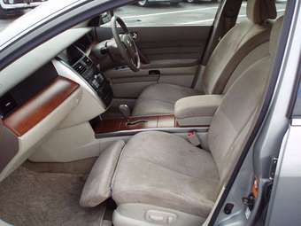 2003 Nissan Teana Photos