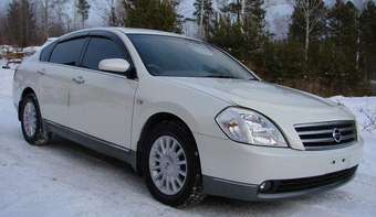 2003 Nissan Teana Photos