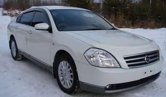 2003 Nissan Teana Photos