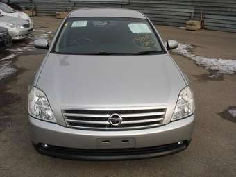 2003 Nissan Teana Photos