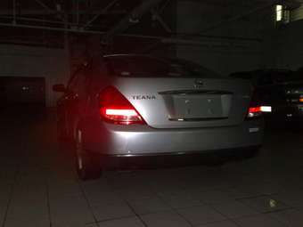 2003 Nissan Teana Photos