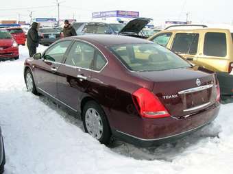 2003 Nissan Teana Pictures