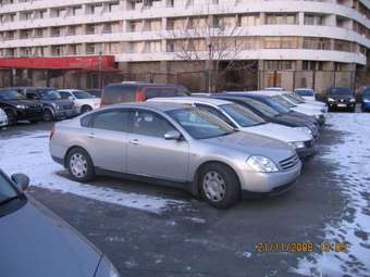 2003 Nissan Teana Photos