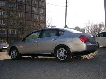 2003 Nissan Teana Images