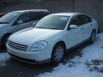 2003 Nissan Teana Pictures