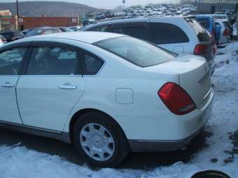 2003 Nissan Teana Pictures
