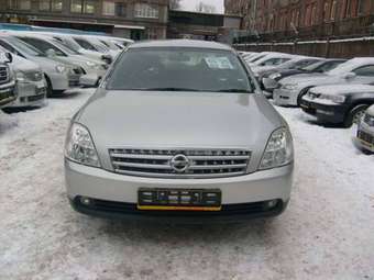 2003 Nissan Teana Photos
