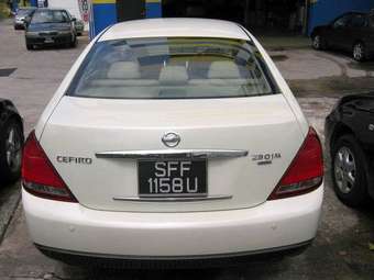 2003 Nissan Teana Pictures