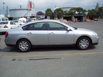 2003 Nissan Teana Photos