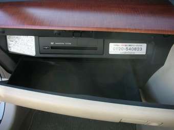 2003 Nissan Teana Pictures