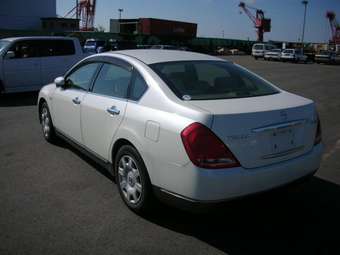 2003 Nissan Teana Wallpapers