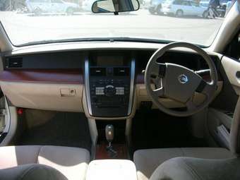 2003 Nissan Teana Pictures