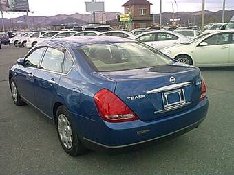 2003 Nissan Teana Pictures