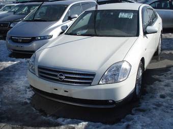 2003 Nissan Teana Photos