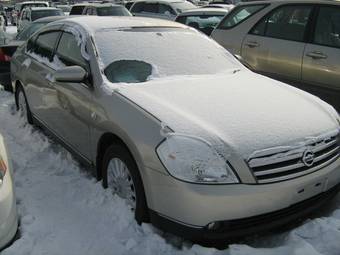 2003 Nissan Teana Pictures