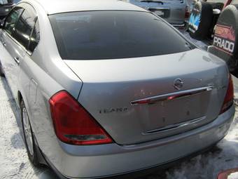 2003 Nissan Teana Photos