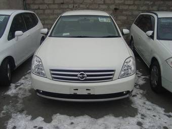 2003 Nissan Teana Photos
