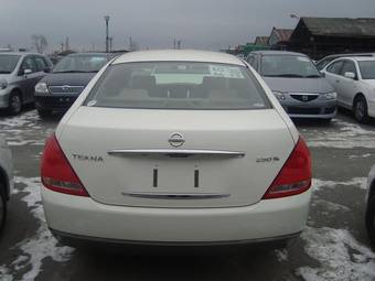 2003 Nissan Teana Wallpapers
