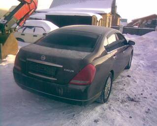 2003 Nissan Teana Pictures