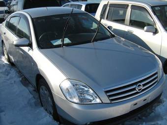 2003 Nissan Teana Photos