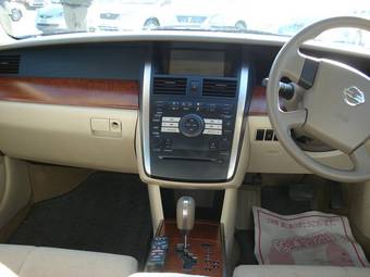 2003 Nissan Teana Pictures