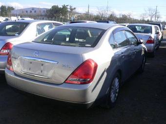 2003 Nissan Teana Pictures
