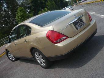 2003 Nissan Teana Photos