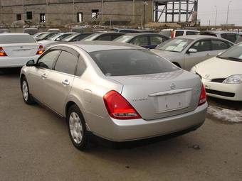 2003 Nissan Teana Photos