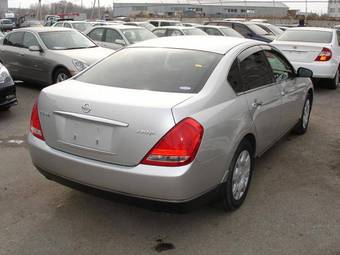 2003 Nissan Teana Photos