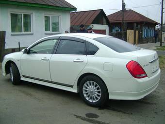 2003 Nissan Teana Photos