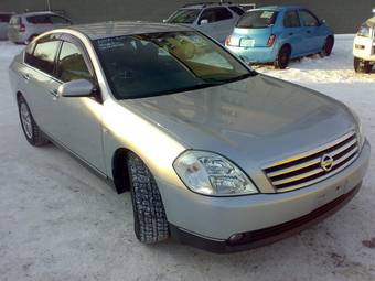 2003 Nissan Teana Pictures