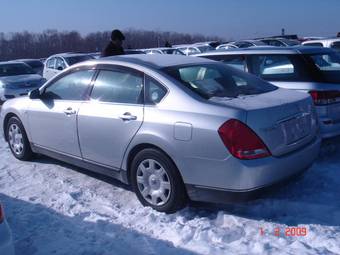 2003 Nissan Teana Photos