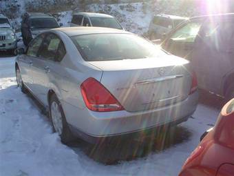 2003 Nissan Teana Photos