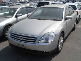 2003 Nissan Teana Pictures