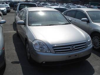 2003 Nissan Teana Pictures