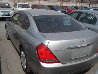2003 Nissan Teana Photos