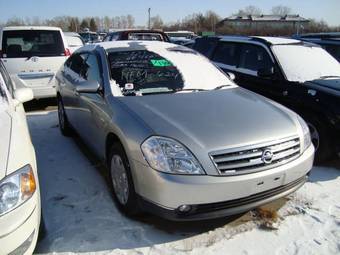 2003 Nissan Teana Photos