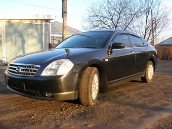 2003 Nissan Teana Pictures