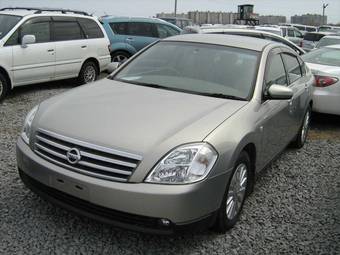 2003 Nissan Teana Pictures