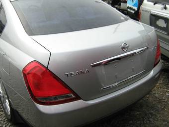 2003 Nissan Teana Photos