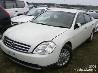 2003 Nissan Teana Photos