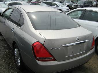 2003 Nissan Teana Pictures