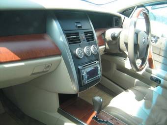 2003 Nissan Teana Pictures