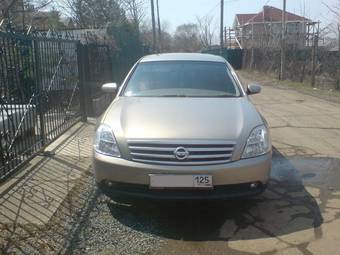 2003 Nissan Teana Pictures