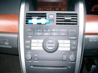 2003 Nissan Teana Photos