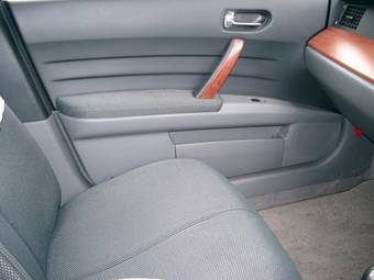 2003 Nissan Teana Pictures